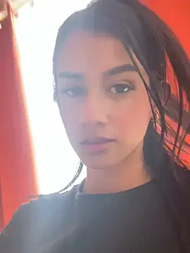 Snapshot of Cloe_Vibes chatting on July 2026 04:39:33 PM Cloe Vibes online show from July 2026 04:39:33 PM