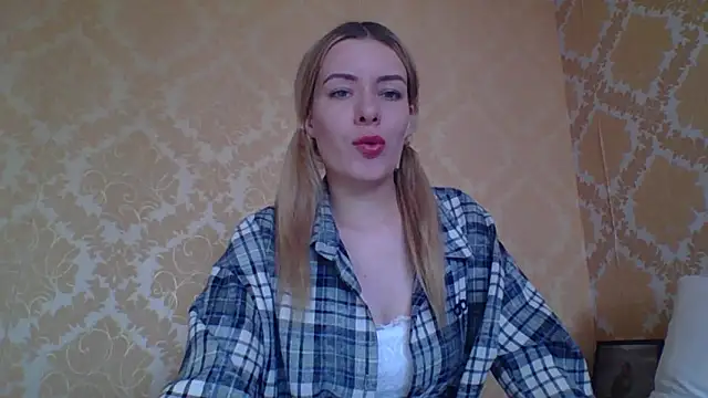 Softy Aura  online show from June 2026 02:09:01 PM