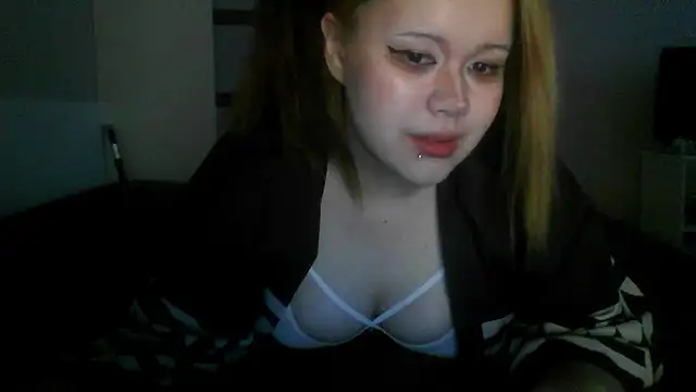 Snapshot of Amanda_Mia_ chatting on June 2026 04:49:02 PM Amanda Mia online show from June 2026 04:49:02 PM