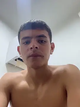 fresdyhot online show from June 2026 04:52:01 PM