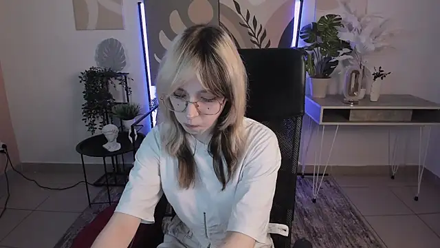 NyxCalderra online show from June 2026 04:41:02 AM