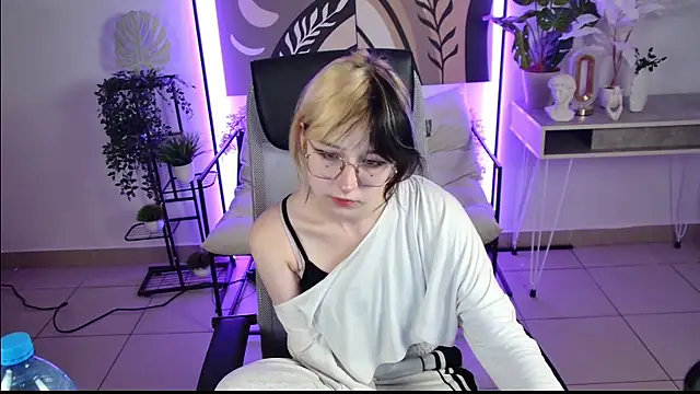 NyxCalderra online show from July 2026 04:12:01 AM