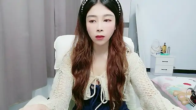xiaoxiaohong030 online show from July 2026 12:01:02 PM