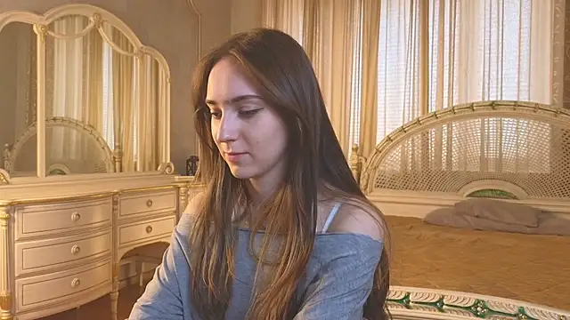 LoreCafasso online show from April 2026 04:17:01 AM