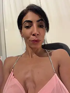 Yasmiinee online show from June 2026 10:13:02 PM