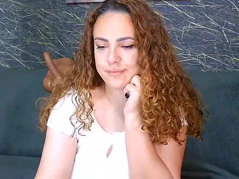 curlygirl35 online show from June 2026 09:57:01 PM