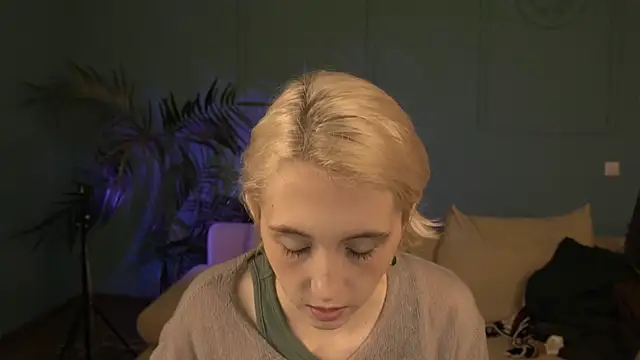 Elen Moore online show from April 2026 05:49:02 AM