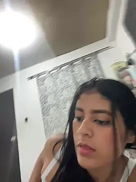AbrilCollins online show from July 2026 04:10:01 PM
