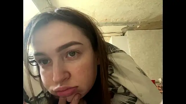 Chloooee online show from May 2026 06:07:02 AM