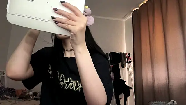 LouisePavlides online show from May 2026 02:00:01 PM