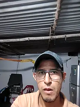 chicolargo17 online show from May 2026 11:10:02 PM