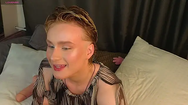 cumboydoll online show from May 2026 09:10:01 PM