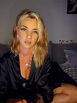 Amazing Bella online show from May 2026 07:44:01 PM