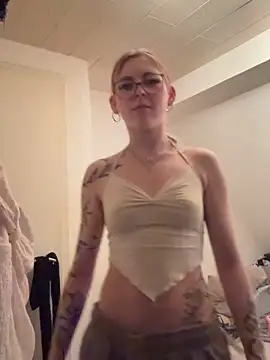Lina-420 online show from May 2026 07:52:01 PM