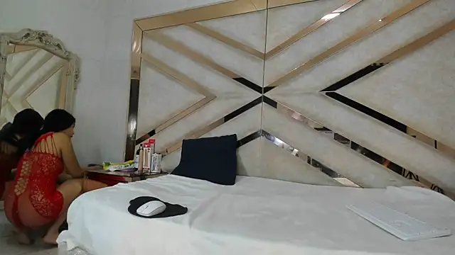 AuroraHoney32 online show from May 2026 11:55:02 PM