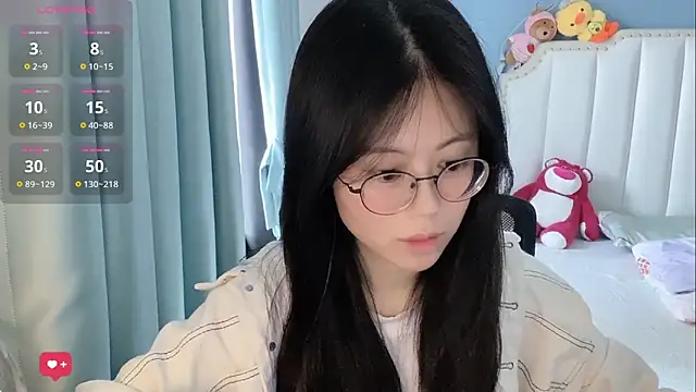 Snapshot of Luna-666 chatting on May 2026 07:35:02 AM Luna-666 online show from May 2026 07:35:02 AM