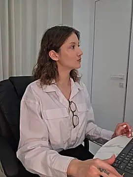 Aria Alves online show from July 2026 04:44:02 PM