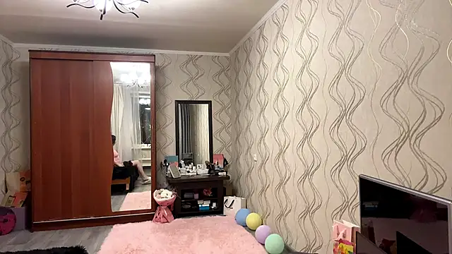 MollyWow online show from April 2026 05:30:01 PM