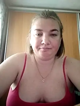Snapshot of MiyaOlliver chatting on May 2026 07:25:01 AM MiyaOlliver online show from May 2026 07:25:01 AM