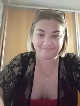 Snapshot of MiyaOlliver chatting on May 2026 09:50:02 AM MiyaOlliver online show from May 2026 09:50:02 AM