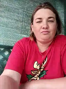 Snapshot of MiyaOlliver chatting on June 2026 04:31:01 PM MiyaOlliver online show from June 2026 04:31:01 PM