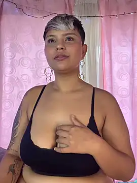 A CURVY HOT online show from May 2026 02:45:01 PM