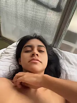 mia moonna online show from June 2026 11:16:01 AM