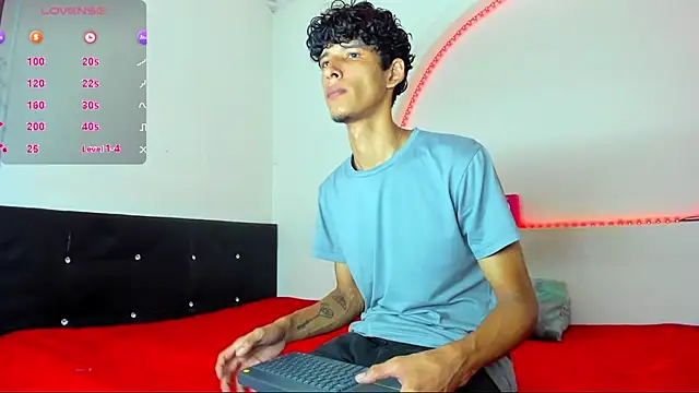 Snapshot of liammendoza98 chatting on May 2026 12:01:01 PM liammendoza98 online show from May 2026 12:01:01 PM