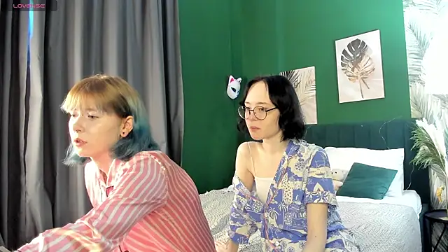 Lilac-Muse online show from May 2026 03:24:01 AM