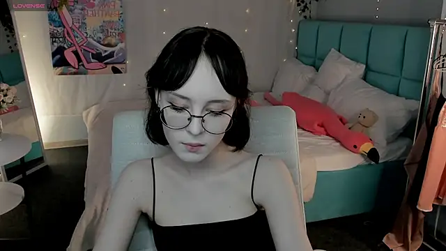 Lilac-Muse online show from July 2026 11:13:02 AM