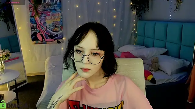 Lilac-Muse online show from July 2026 11:15:01 AM