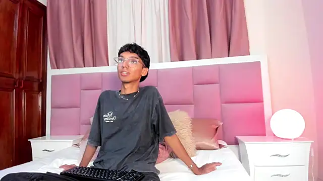dear teven online show from May 2026 03:23:01 AM