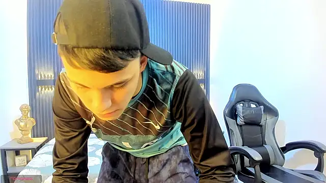 Ethanx18  online show from May 2026 03:50:01 PM