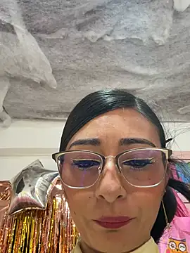 IsabellaMariet online show from July 2026 04:00:01 PM