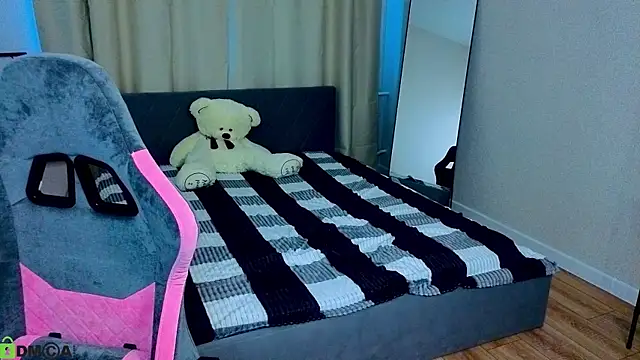 Julia Shyy online show from June 2026 01:51:02 AM
