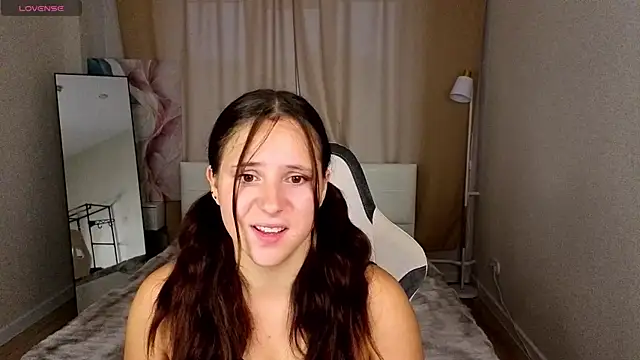 Julia Shyy online show from July 2026 01:47:02 AM