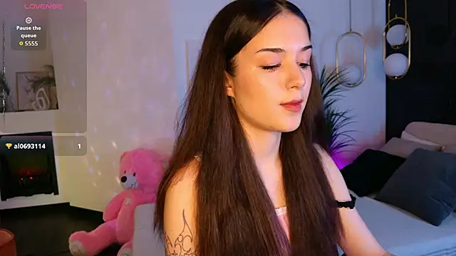 SkinnyEllie online show from May 2026 07:41:02 PM