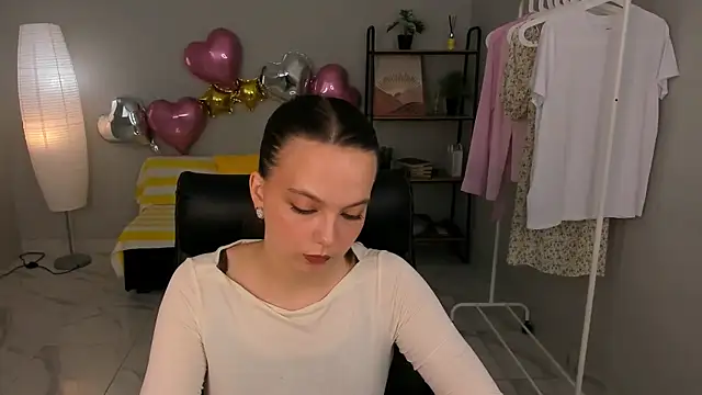 Miriam Foshib online show from May 2026 01:27:01 PM