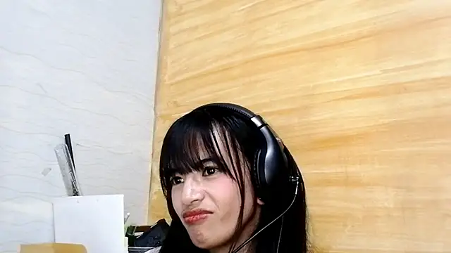 KimberyBucker online show from May 2026 01:17:02 PM