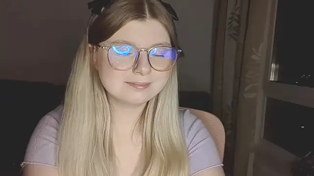 Snapshot of YukiBlush chatting on May 2026 06:02:02 PM YukiBlush online show from May 2026 06:02:02 PM