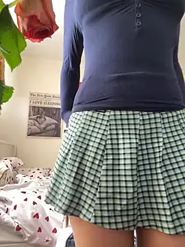 Young Lizzie online show from May 2026 02:47:02 PM