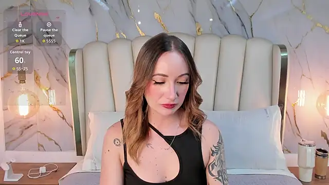 Hannah Lane online show from May 2026 12:11:02 PM