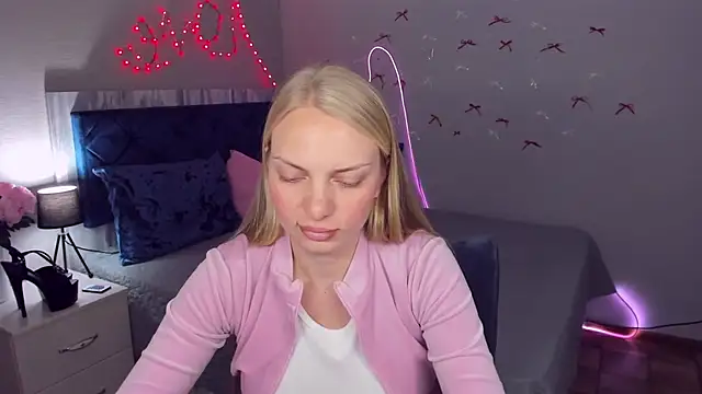 NancyGlamour online show from May 2026 10:34:02 AM