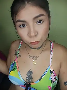 PequenaNena online show from May 2026 02:42:02 AM