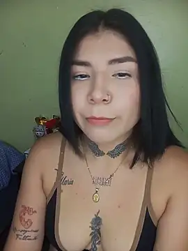 PequenaNena online show from May 2026 07:19:02 PM