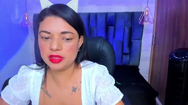 ChloeSmith9 online show from May 2026 08:04:02 PM