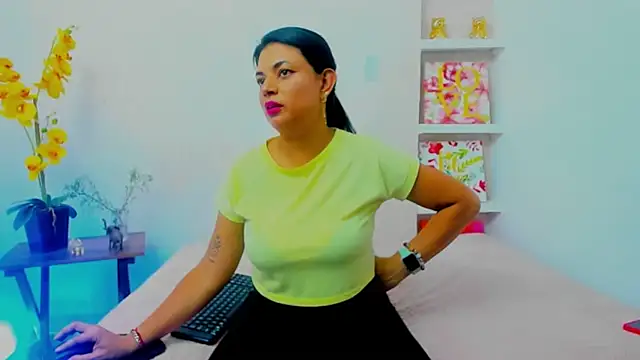 ChloeSmith9 online show from June 2026 09:59:02 PM