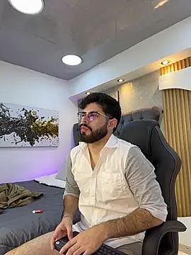 DomBoy  online show from May 2026 08:04:02 PM