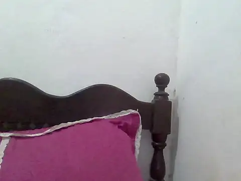 Xoeni online show from May 2026 12:18:01 AM