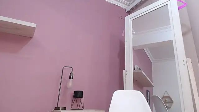 milaluxx online show from July 2026 01:10:02 PM